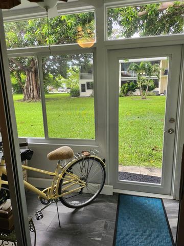 74 Newport Court E, Deerfield Beach, FL 33442