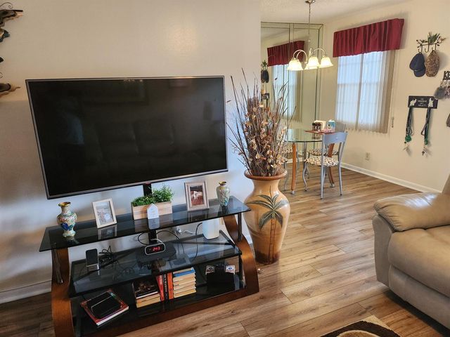 74 Newport Court E, Deerfield Beach, FL 33442