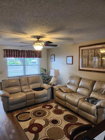74 Newport Court E, Deerfield Beach, FL 33442