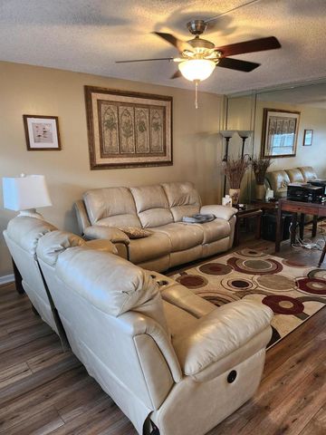 74 Newport Court E, Deerfield Beach, FL 33442