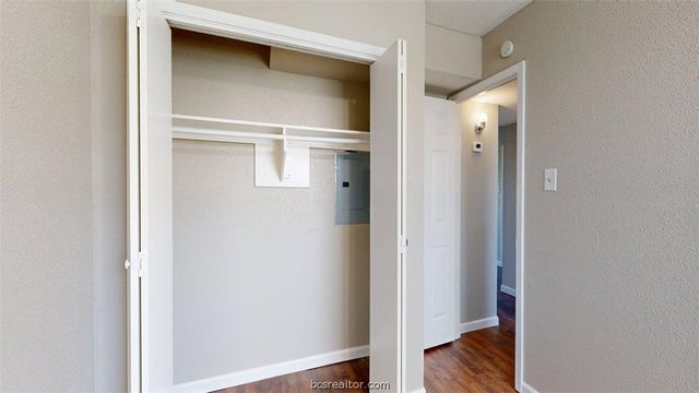 806 Oran Circle G, Bryan, TX 77801