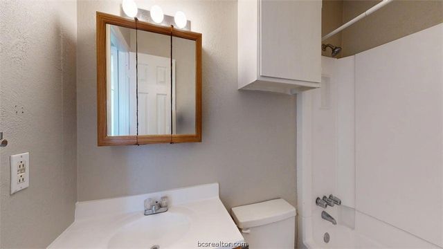 806 Oran Circle G, Bryan, TX 77801