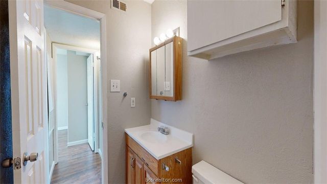 806 Oran Circle G, Bryan, TX 77801