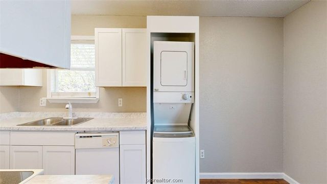 806 Oran Circle G, Bryan, TX 77801