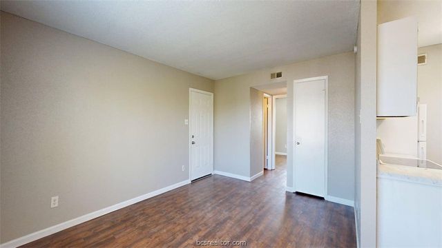 806 Oran Circle G, Bryan, TX 77801