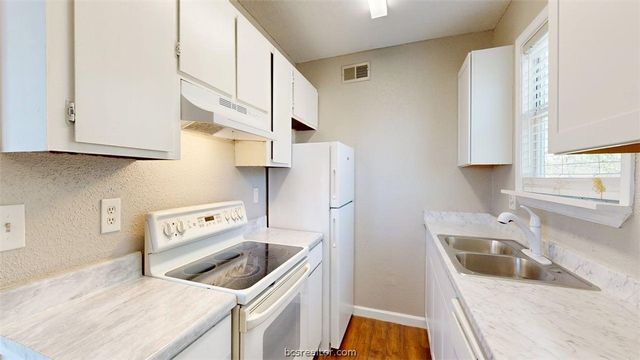 806 Oran Circle G, Bryan, TX 77801