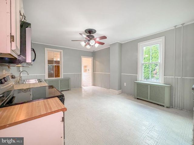 308 LANSDALE AVE, Lansdale, PA 19446