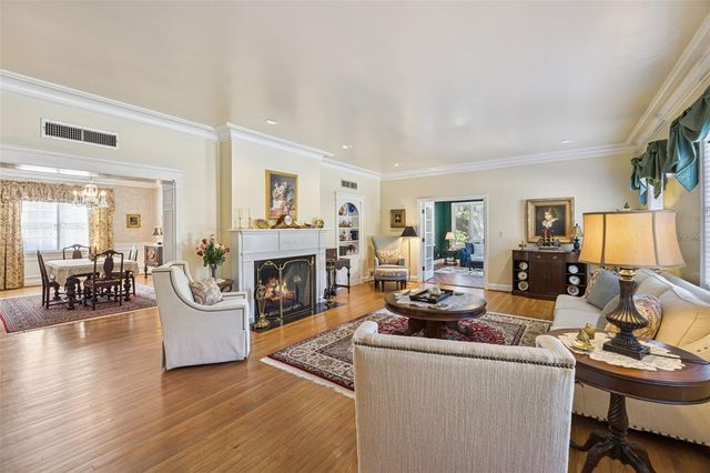 15722 E OAKLAND AVENUE, Winter Garden, FL 34787