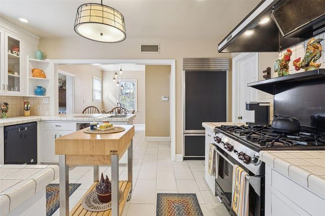 15722 E OAKLAND AVENUE, Winter Garden, FL 34787