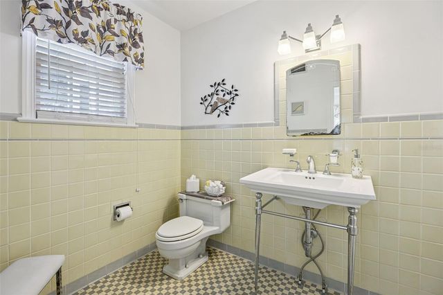 15722 E OAKLAND AVENUE, Winter Garden, FL 34787