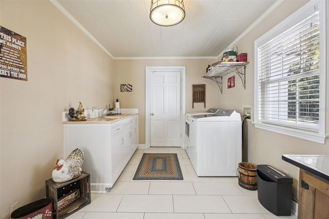 15722 E OAKLAND AVENUE, Winter Garden, FL 34787