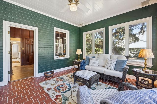 15722 E OAKLAND AVENUE, Winter Garden, FL 34787