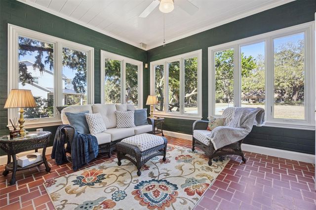 15722 E OAKLAND AVENUE, Winter Garden, FL 34787