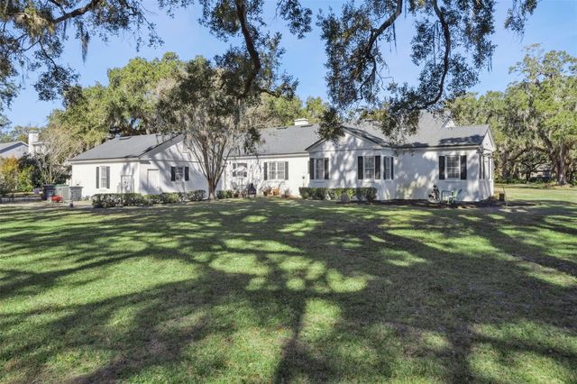 15722 E OAKLAND AVENUE, Winter Garden, FL 34787