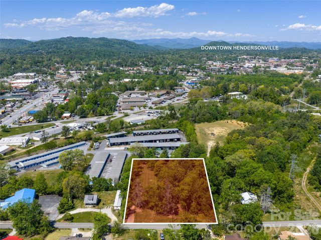 122 Glover Street, Hendersonville, NC 28792
