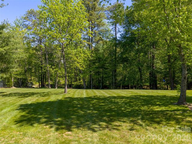 122 Glover Street, Hendersonville, NC 28792