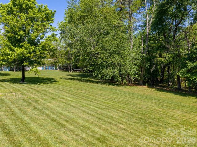 122 Glover Street, Hendersonville, NC 28792