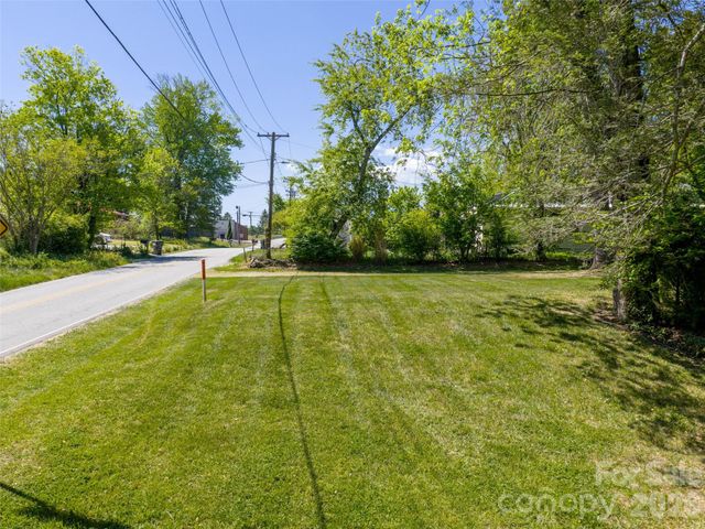 122 Glover Street, Hendersonville, NC 28792