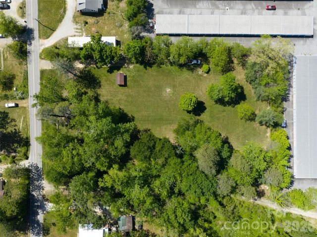 122 Glover Street, Hendersonville, NC 28792