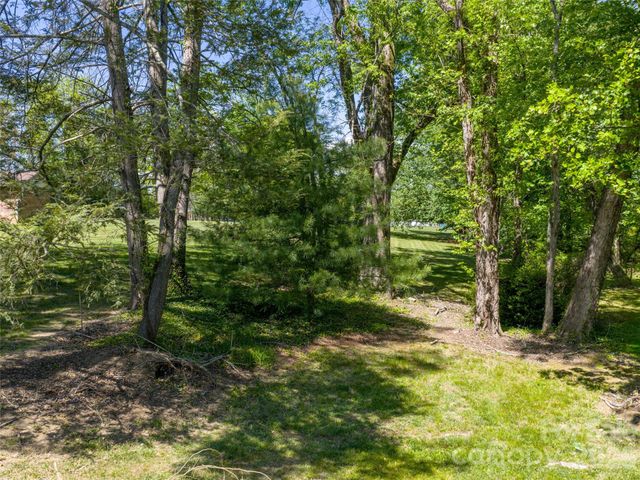 122 Glover Street, Hendersonville, NC 28792