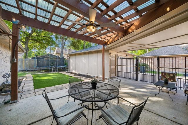 3903 Valley Haven Drive, Houston, TX 77339