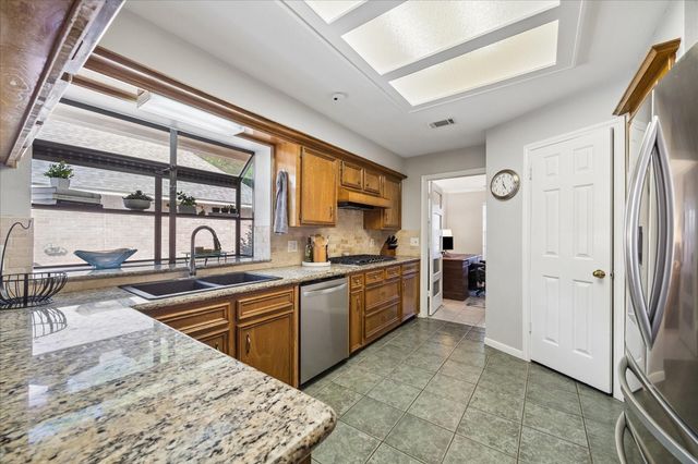 3903 Valley Haven Drive, Houston, TX 77339