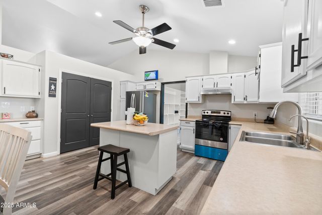 775 N APPLE BLOSSOM Lane, Snowflake, AZ 85937