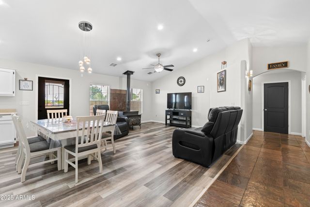 775 N APPLE BLOSSOM Lane, Snowflake, AZ 85937