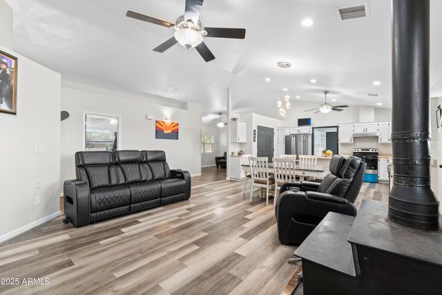 775 N APPLE BLOSSOM Lane, Snowflake, AZ 85937