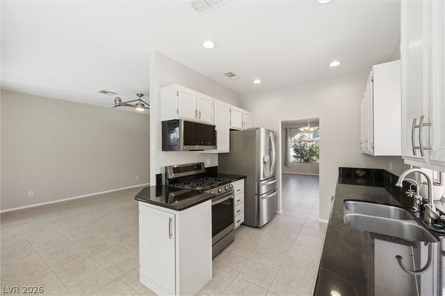 2816 Klondike Court, Las Vegas, NV 89117