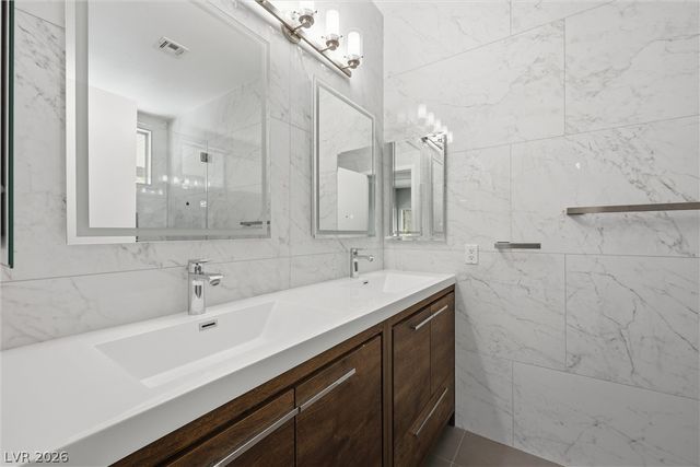 2816 Klondike Court, Las Vegas, NV 89117