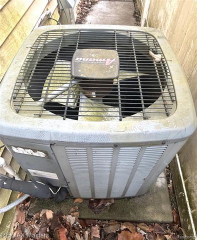 14683 Longtin Street, Southgate, MI 48195