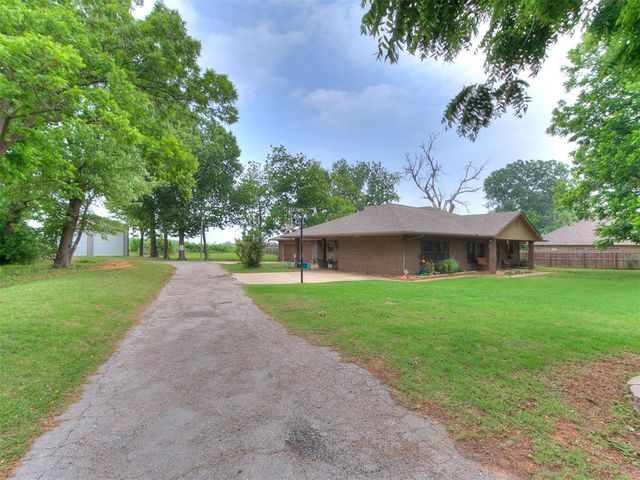 2405 E Karen Terrace, Mustang, OK 73064