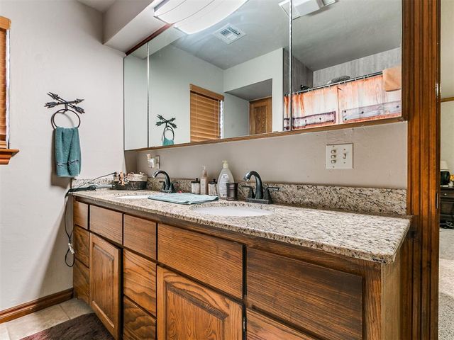 2405 E Karen Terrace, Mustang, OK 73064