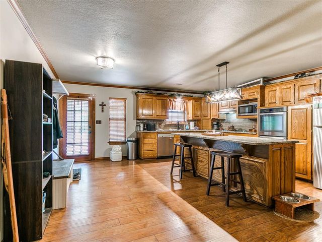 2405 E Karen Terrace, Mustang, OK 73064