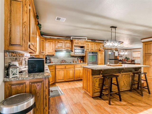 2405 E Karen Terrace, Mustang, OK 73064