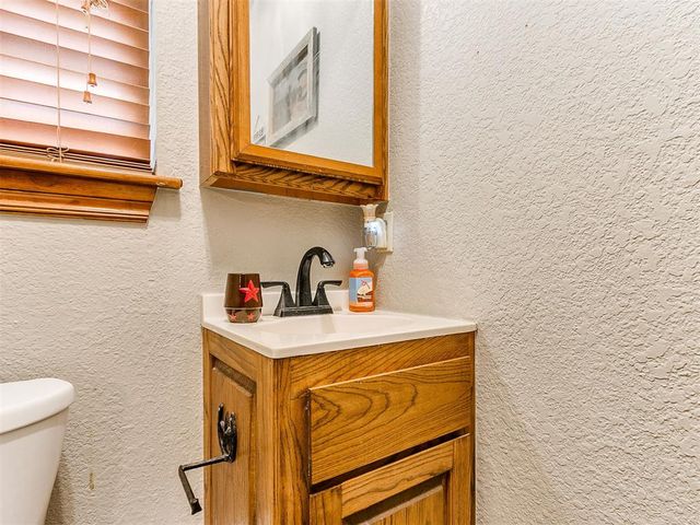 2405 E Karen Terrace, Mustang, OK 73064