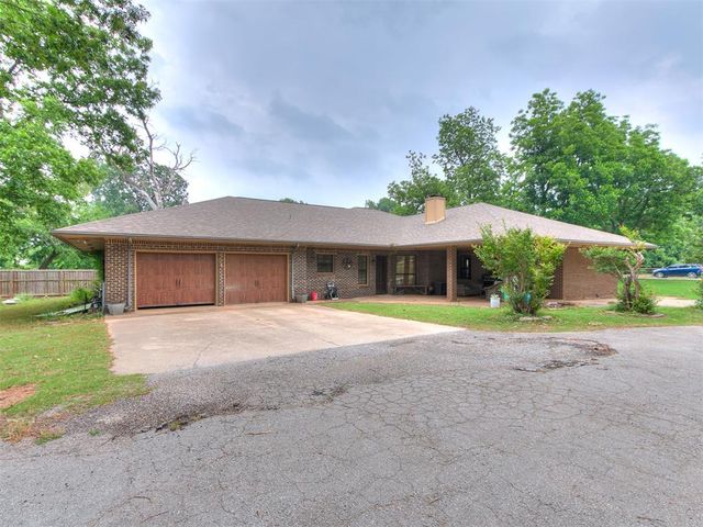 2405 E Karen Terrace, Mustang, OK 73064