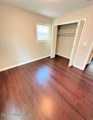 4110 Carbine Ln, Louisville, KY 40229