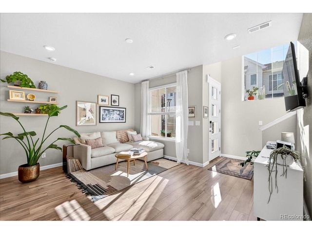 1971 S Poplar Ct, Denver, CO 80224