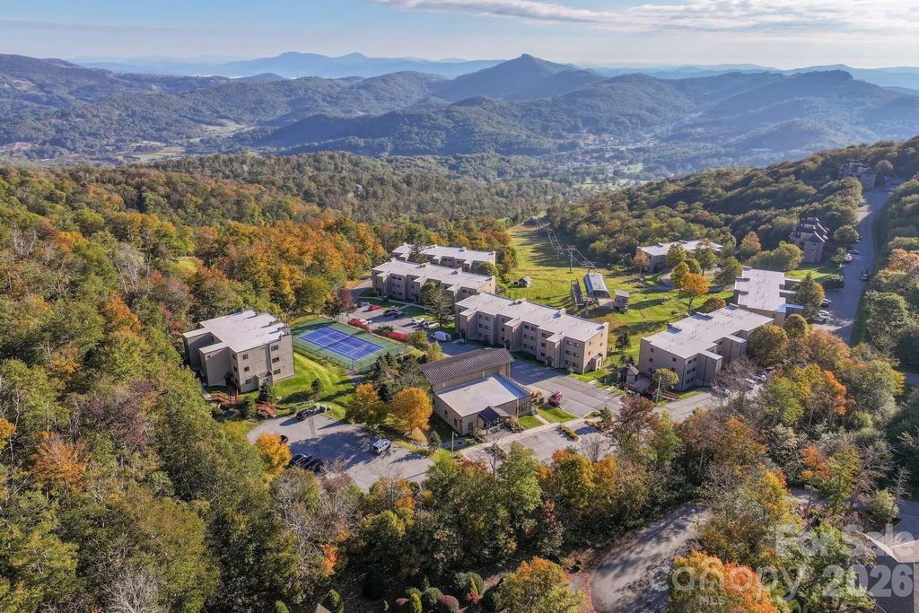101 Sugar Ski Drive 112, Banner Elk, NC 28604