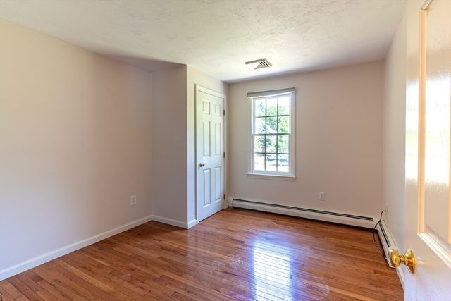 37 Yearling Run Rd, Bourne, MA 02532