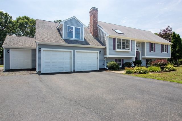 37 Yearling Run Rd, Bourne, MA 02532