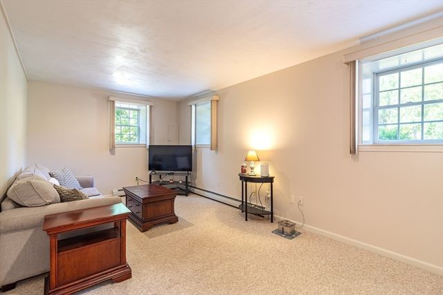 37 Yearling Run Rd, Bourne, MA 02532