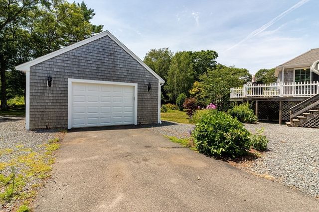 37 Yearling Run Rd, Bourne, MA 02532