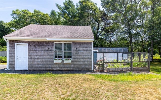 37 Yearling Run Rd, Bourne, MA 02532