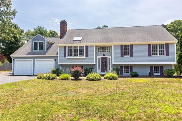 37 Yearling Run Rd, Bourne, MA 02532