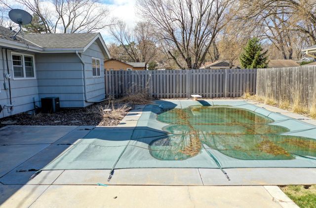 725 Pontiac Place, Mendota Heights, MN 55120