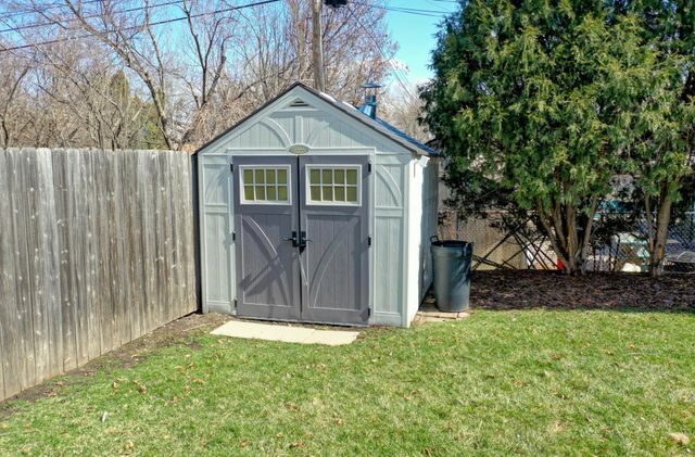 725 Pontiac Place, Mendota Heights, MN 55120