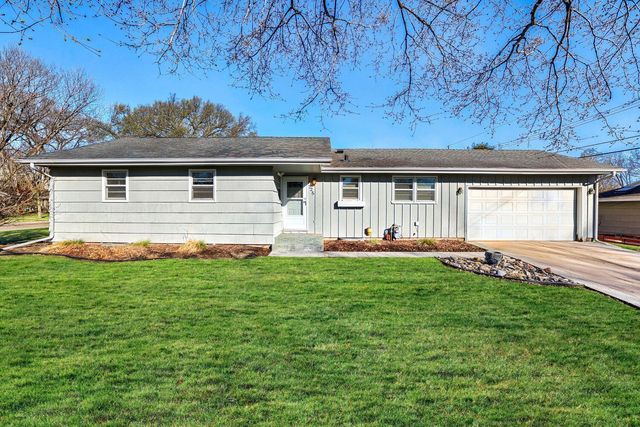 725 Pontiac Place, Mendota Heights, MN 55120